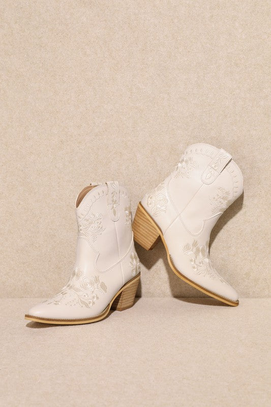 Caroline Western Floral Bootie (cream)