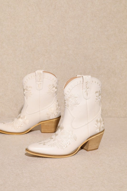 Caroline Western Floral Bootie (cream)
