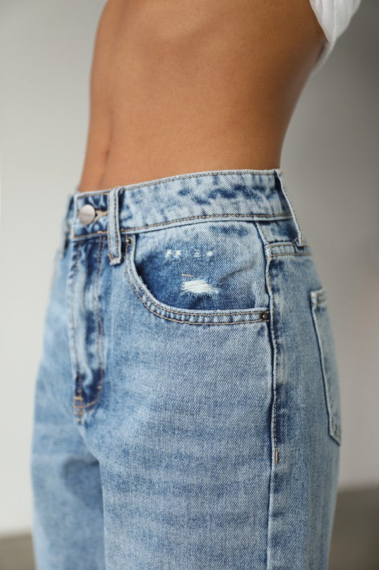 Distressed Straight Leg Jeans (medium)
