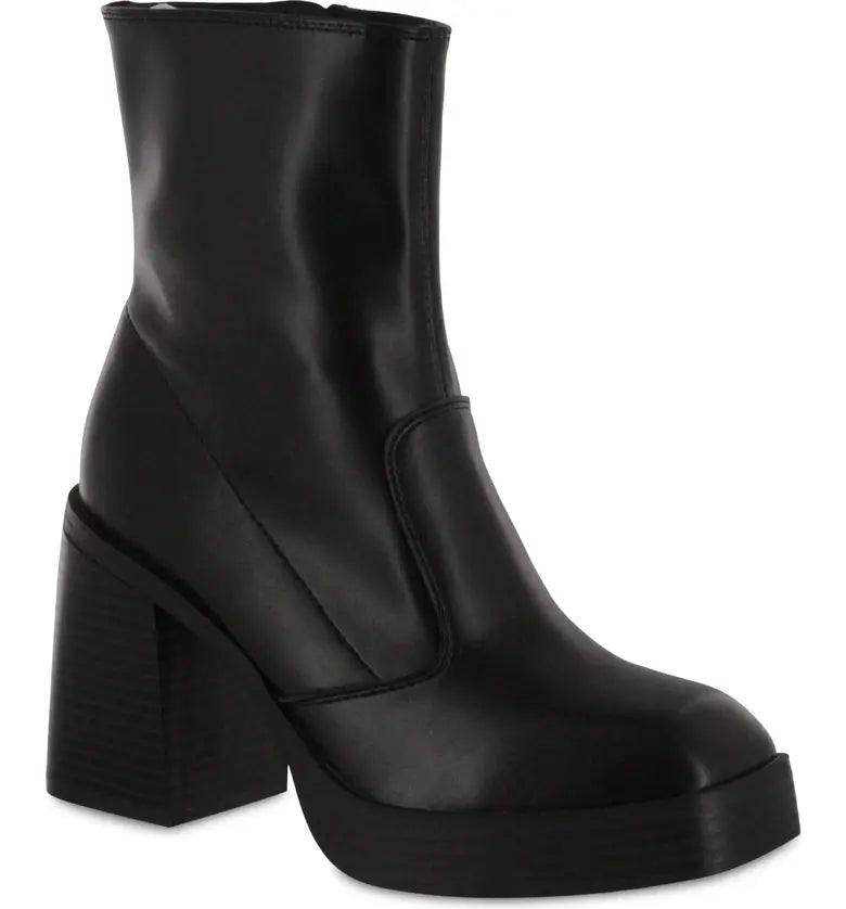SALE Odie Bootie (black)