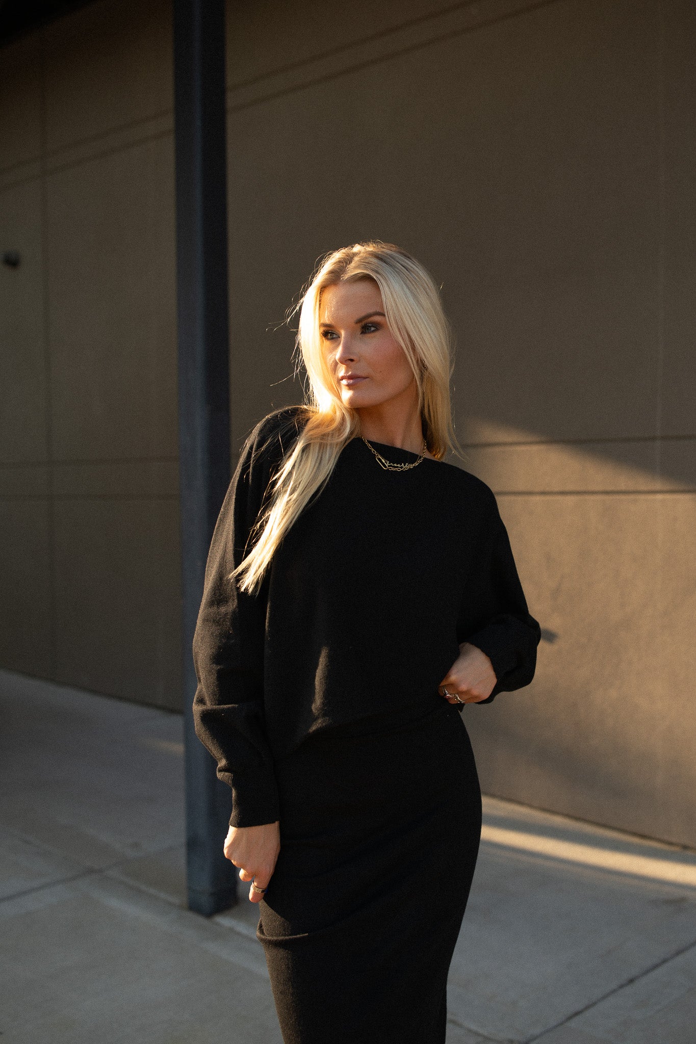 BEST SELLER The Chloe Set Midi Skirt (black)