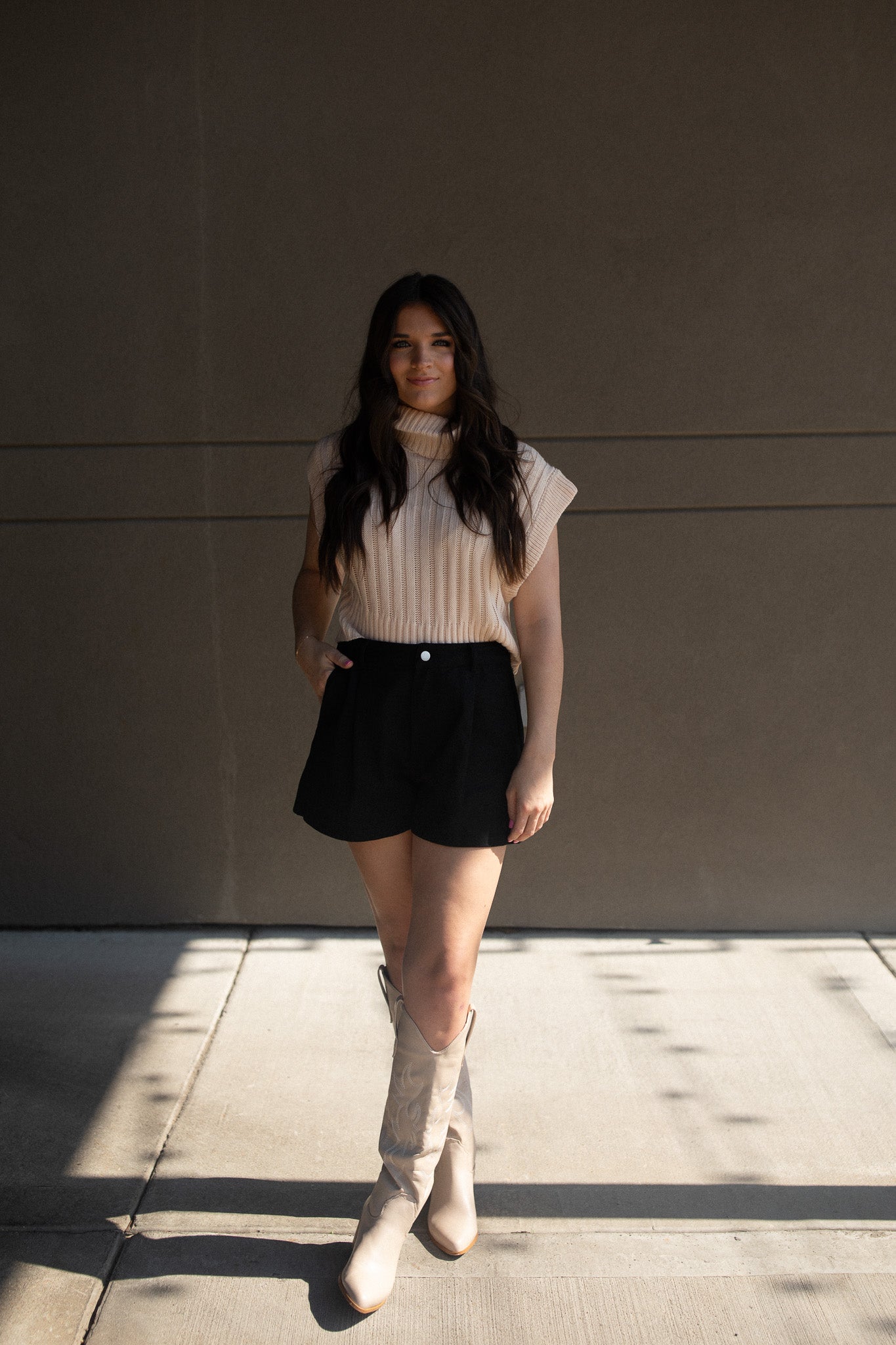 Winifred Flare Shorts (black)