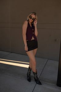 Double Button Vest (maroon)