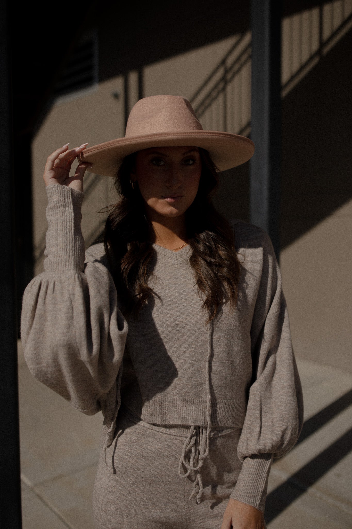 The Muse Sweater Hoodie (taupe)