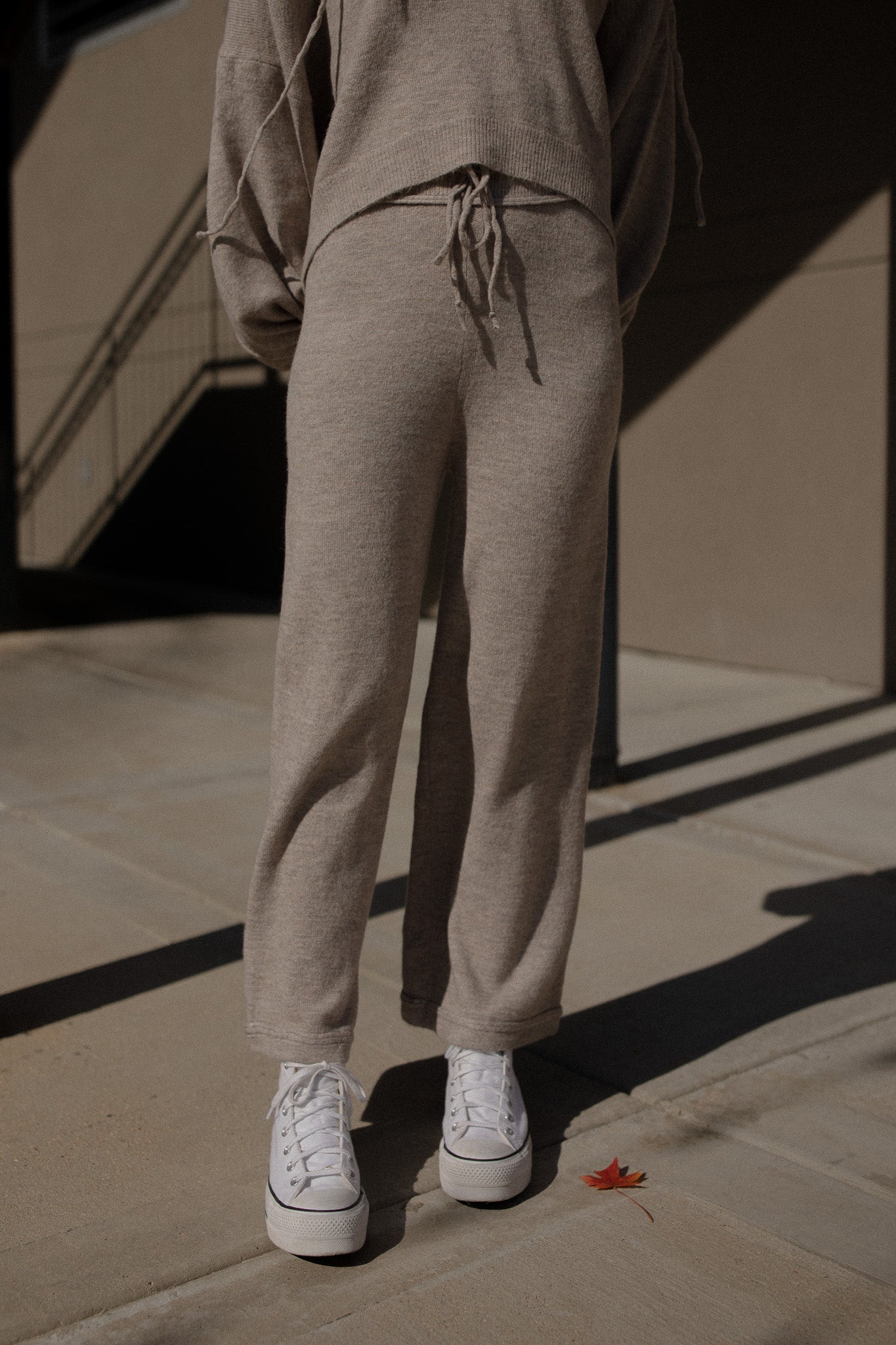 The Muse Sweater Pants (taupe)
