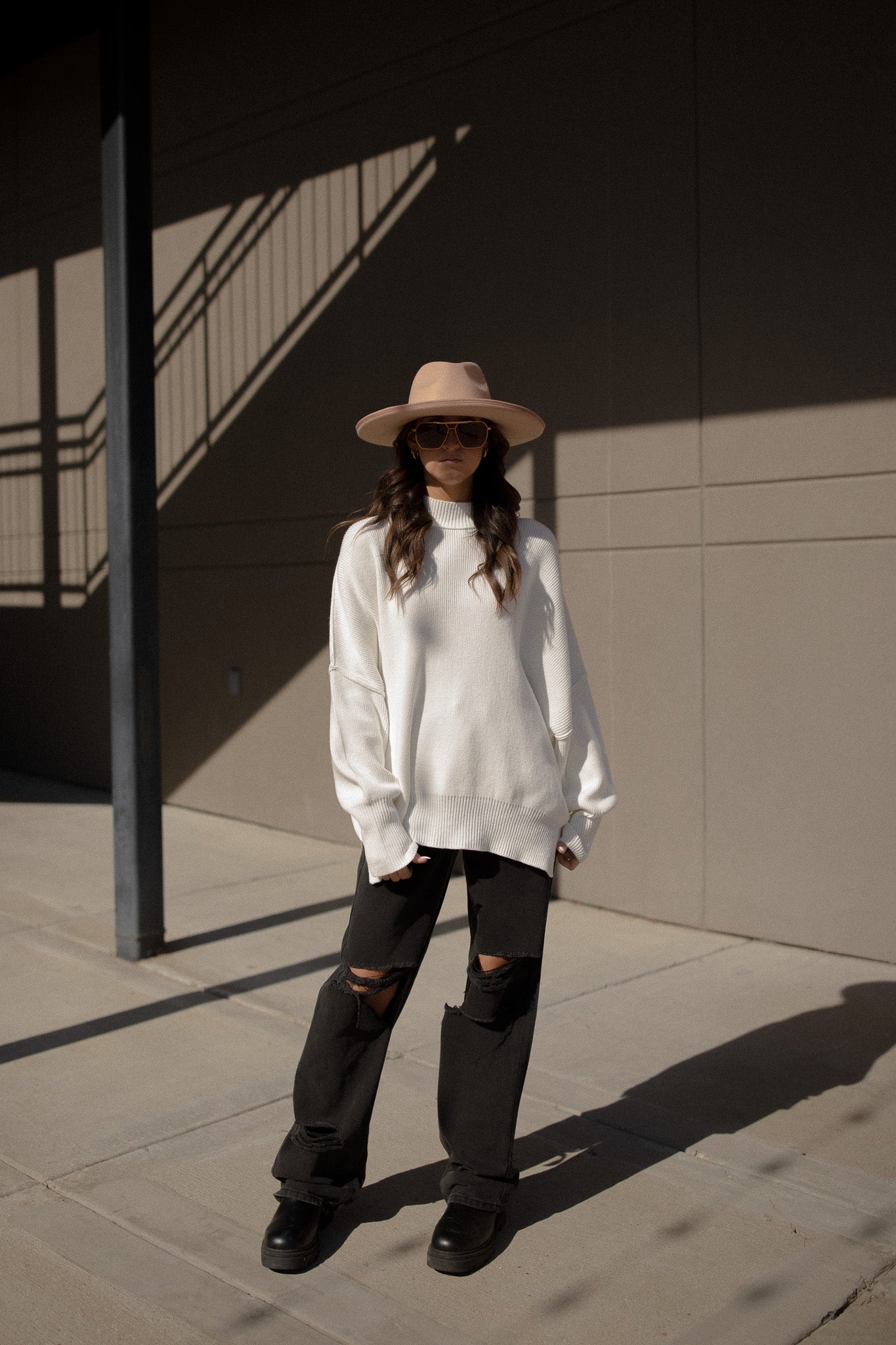 BEST SELLER The Oliver Sweater (white)