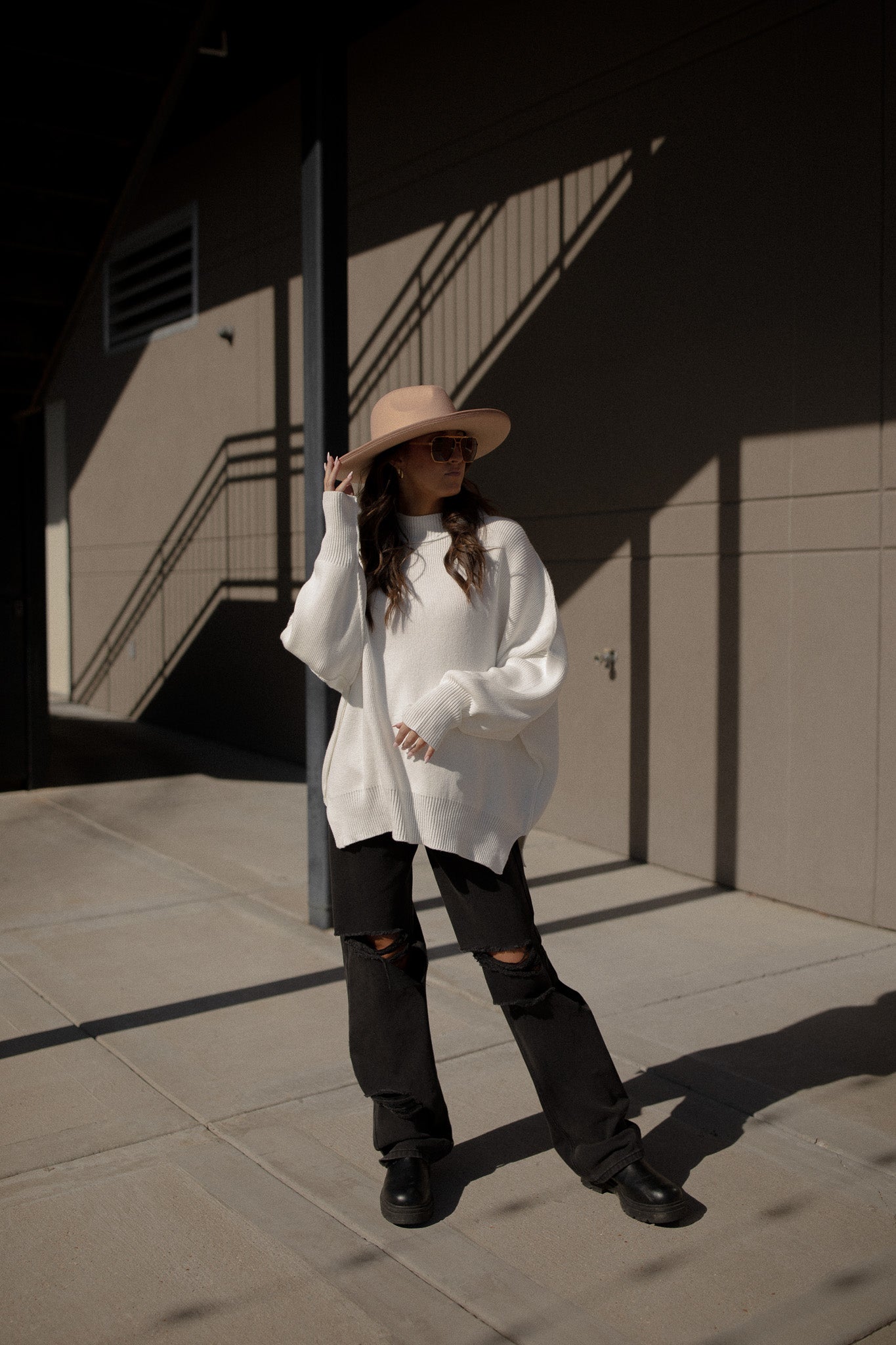 BEST SELLER The Oliver Sweater (white)