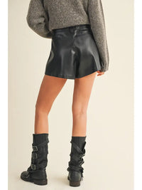 Flared Leather Shorts (black)