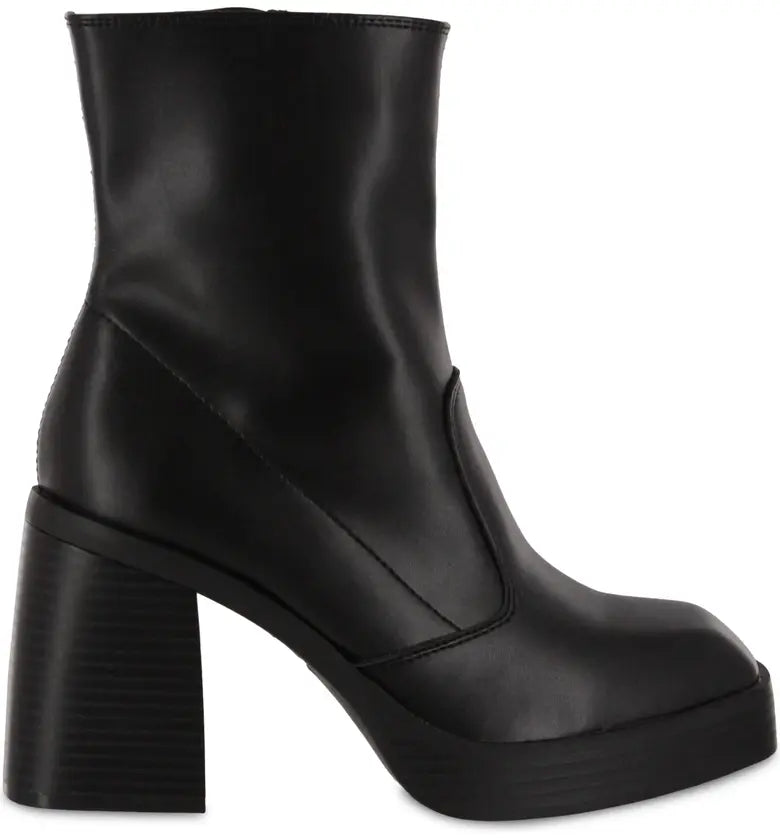 SALE Odie Bootie (black)