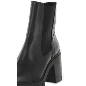 SALE The Deva Bootie (black)