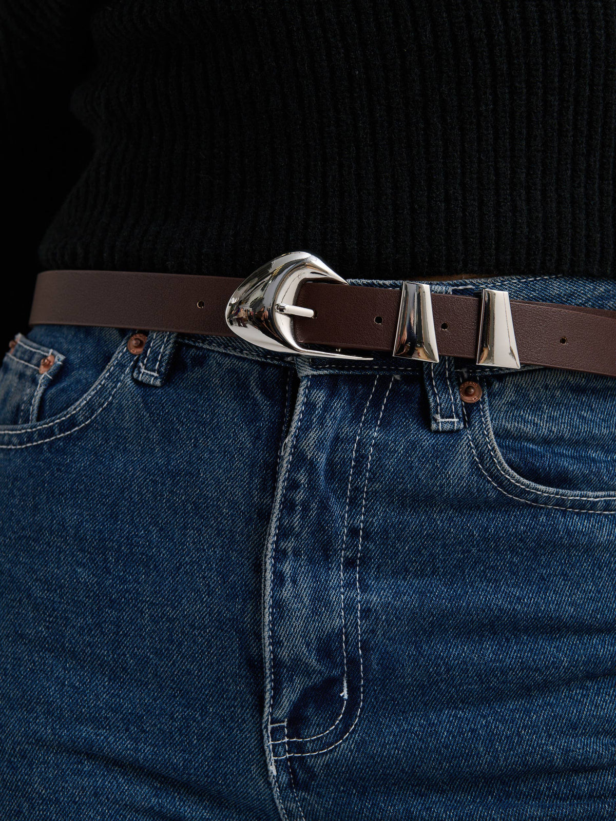 Pebble Dome Buckle Belt in Brown - GEORGE-MARY'S