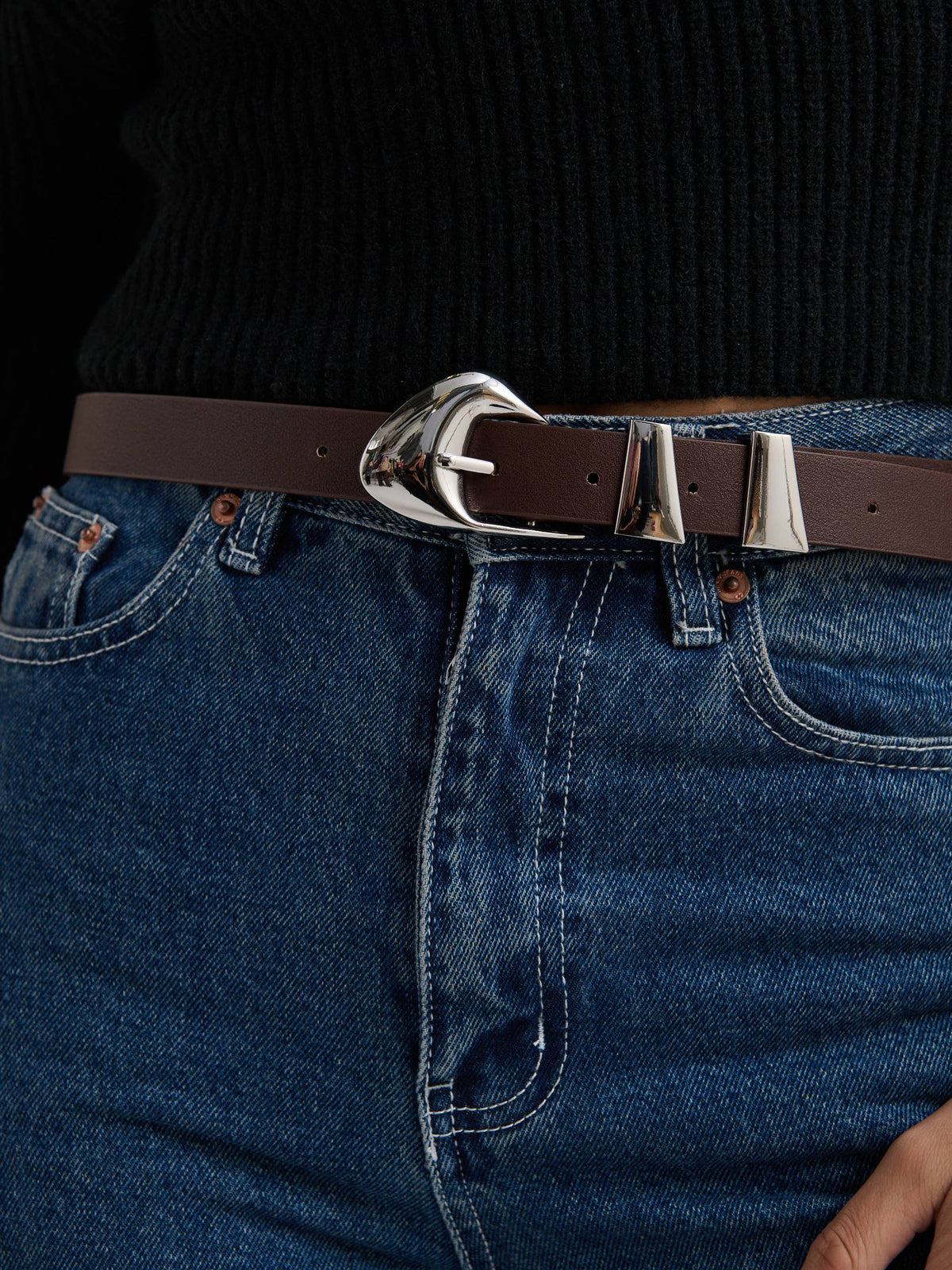 Pebble Dome Buckle Belt in Brown - GEORGE-MARY'S