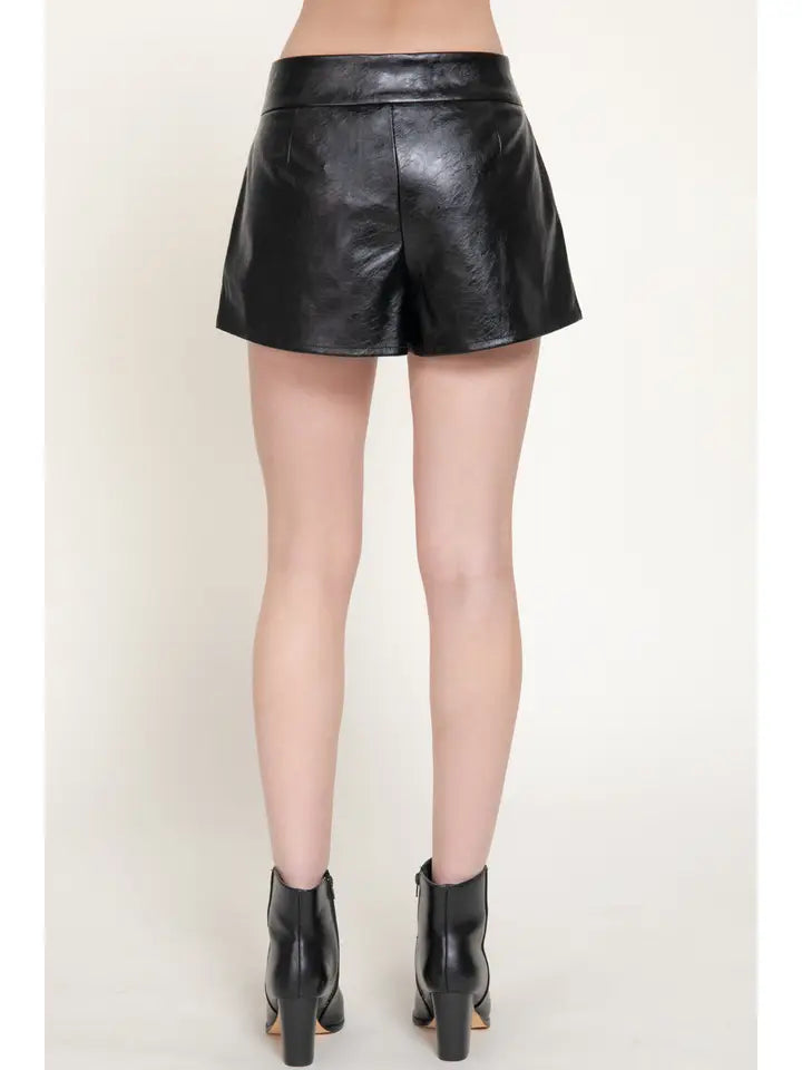 Faux Leather Shorts (black)