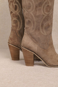 The Ivy Western Boot (taupe)