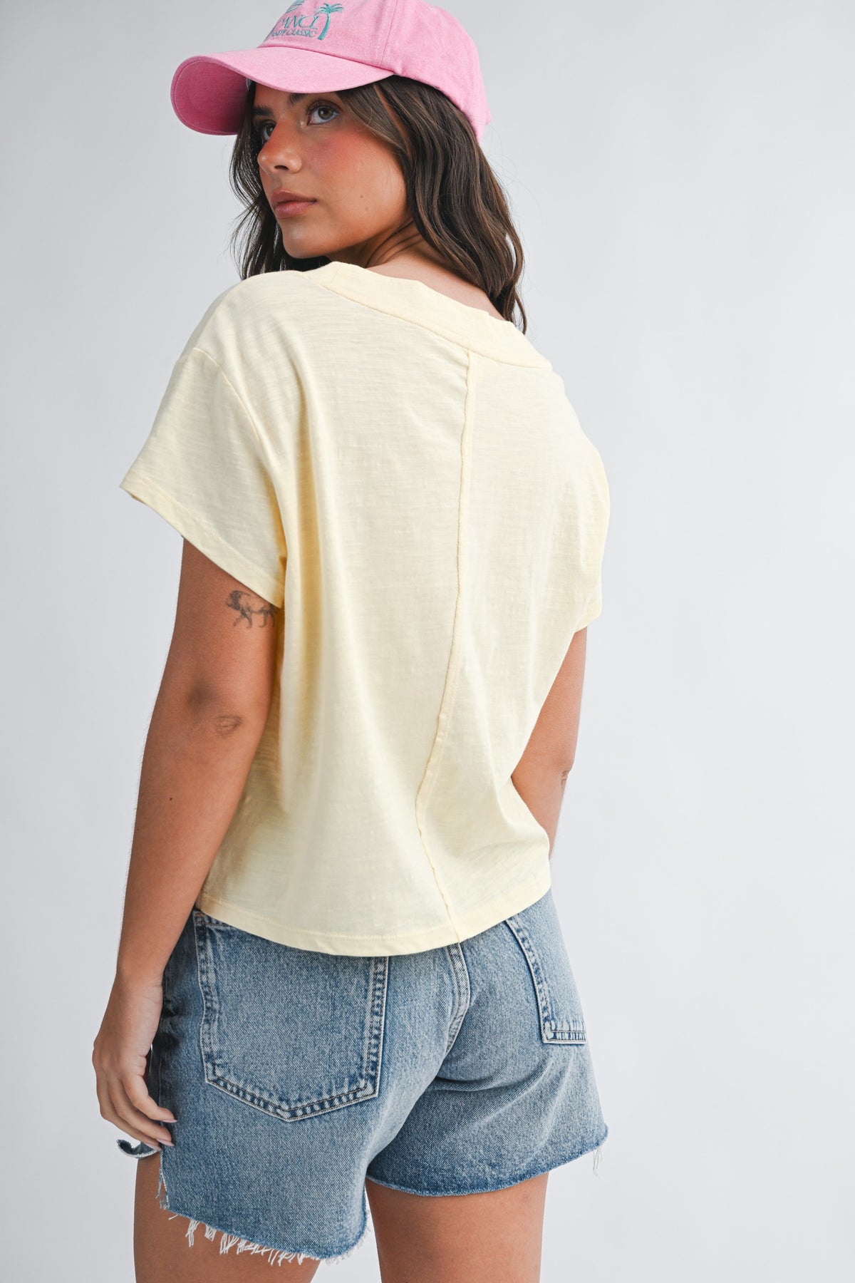 Vaca V-Neck Tee (butter) - GEORGE-MARY'S