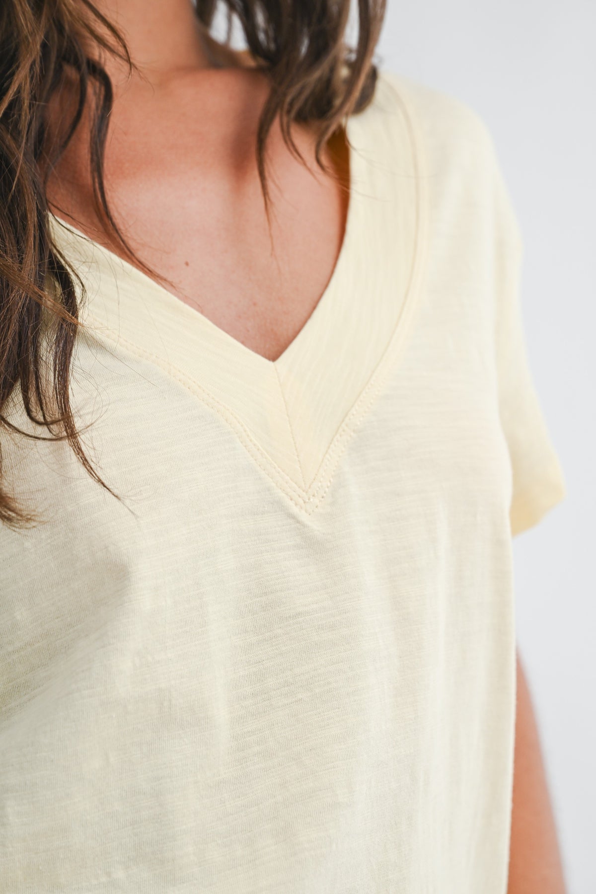Vaca V-Neck Tee (butter) - GEORGE-MARY'S