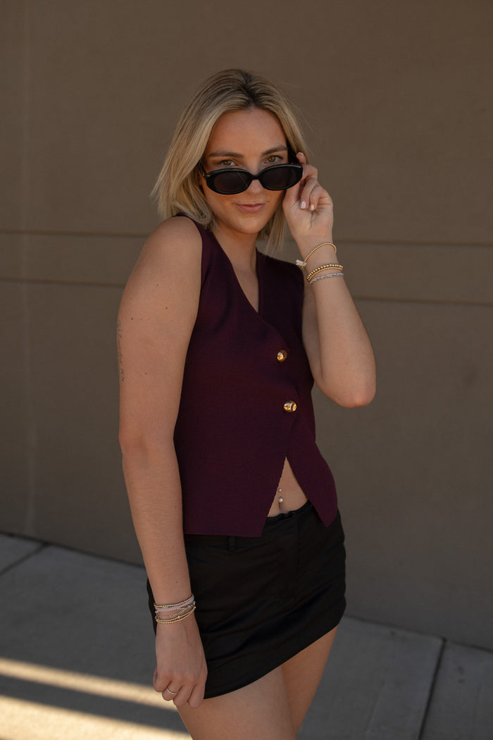 Double Button Vest (maroon)
