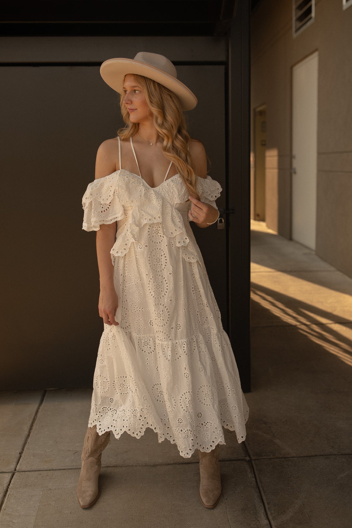 Mila Eyelet Maxi Dress (white)