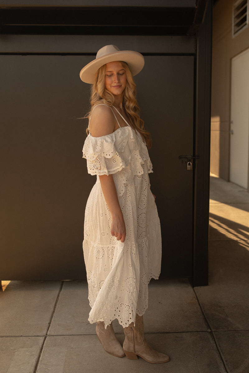 Mila Eyelet Maxi Dress (white)