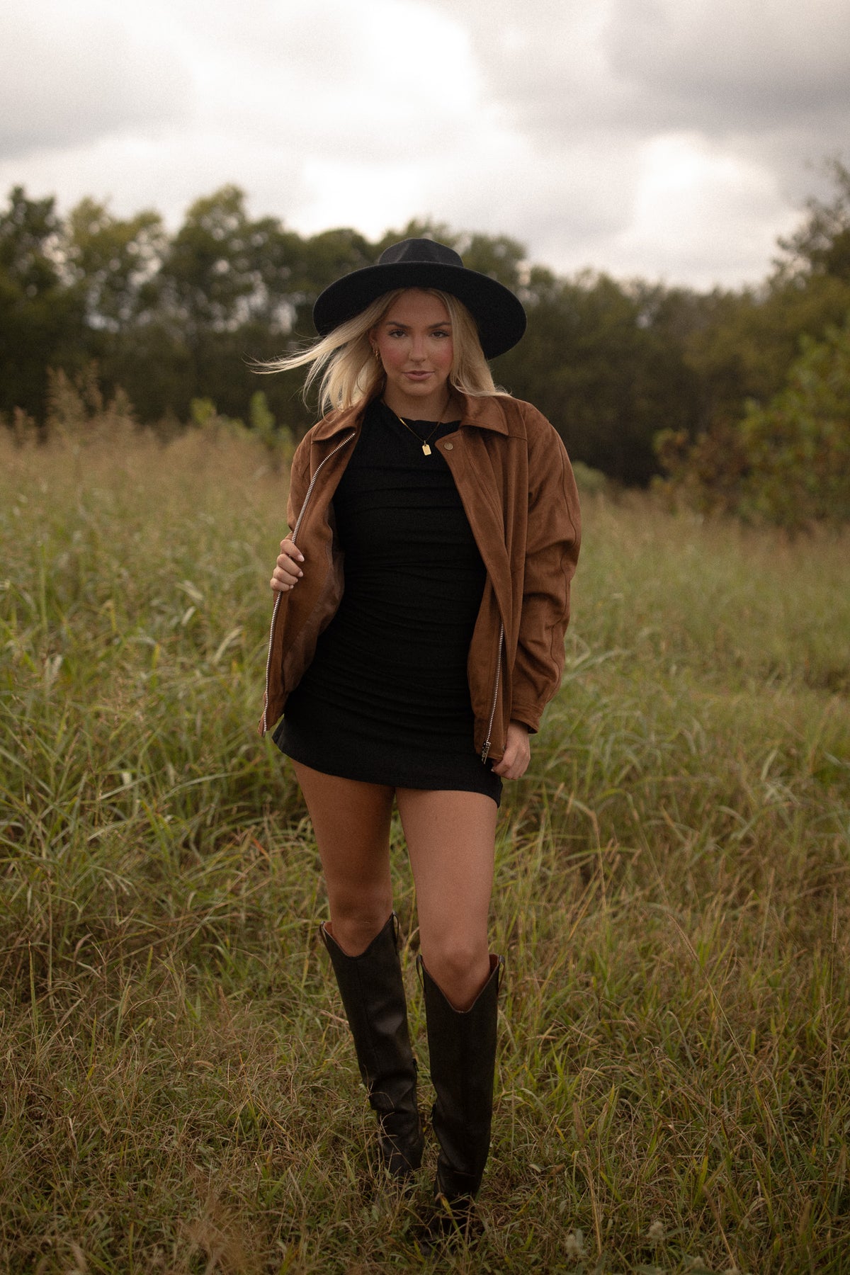 The Reverie Suede Jacket (dune)