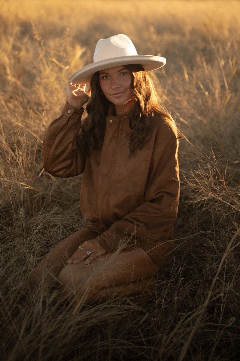 The Reverie Suede Jacket (dune)