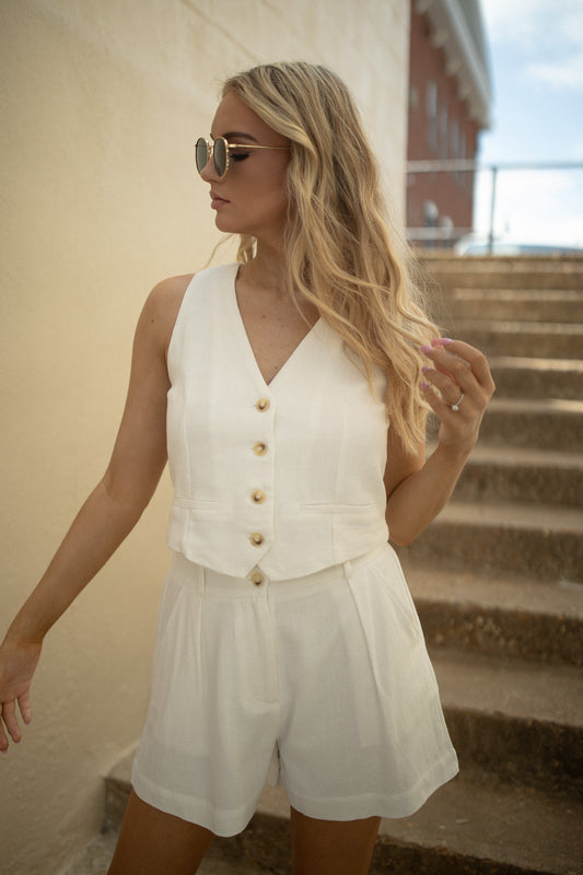 The Roma Linen Vest (white)