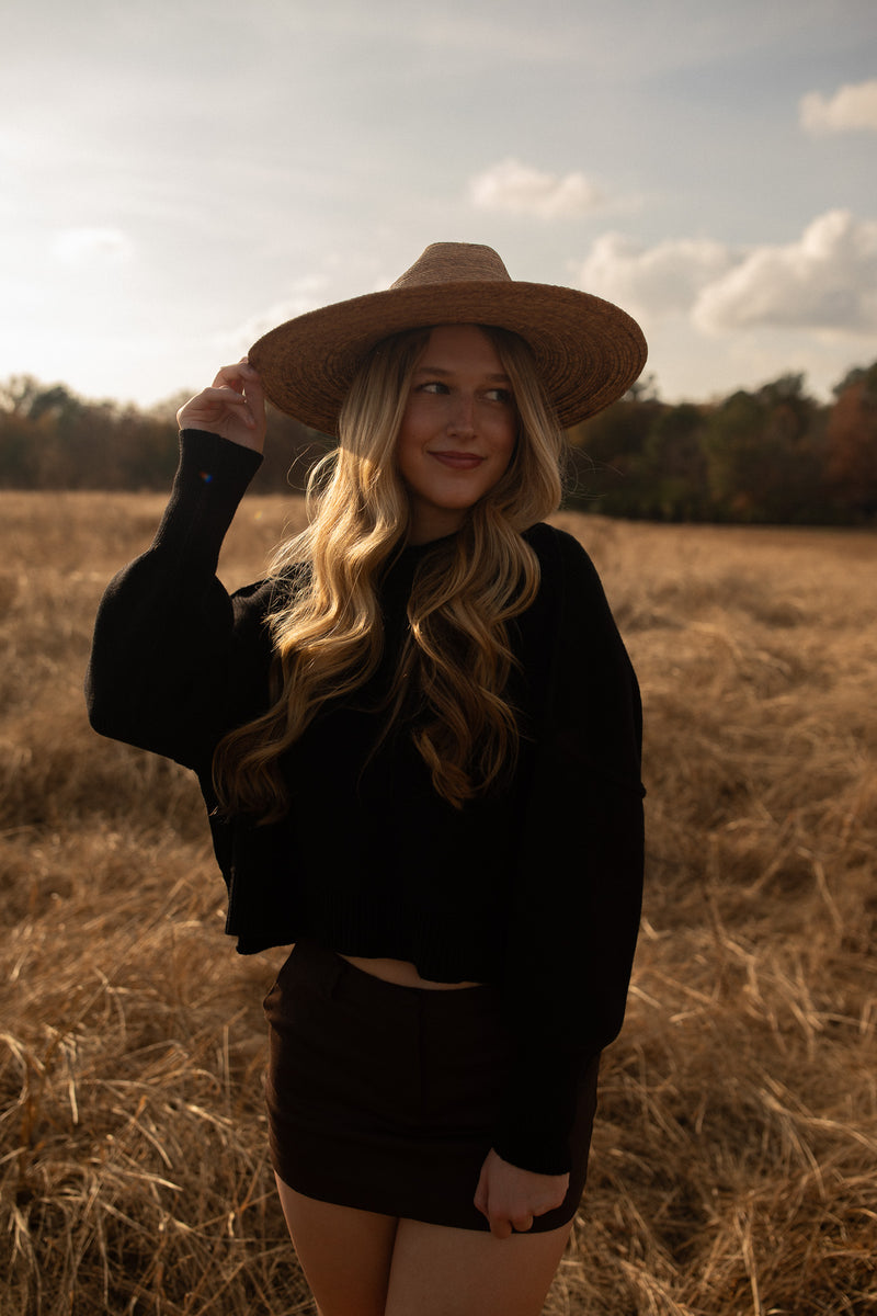 Cropped Boxy Sweater (black)