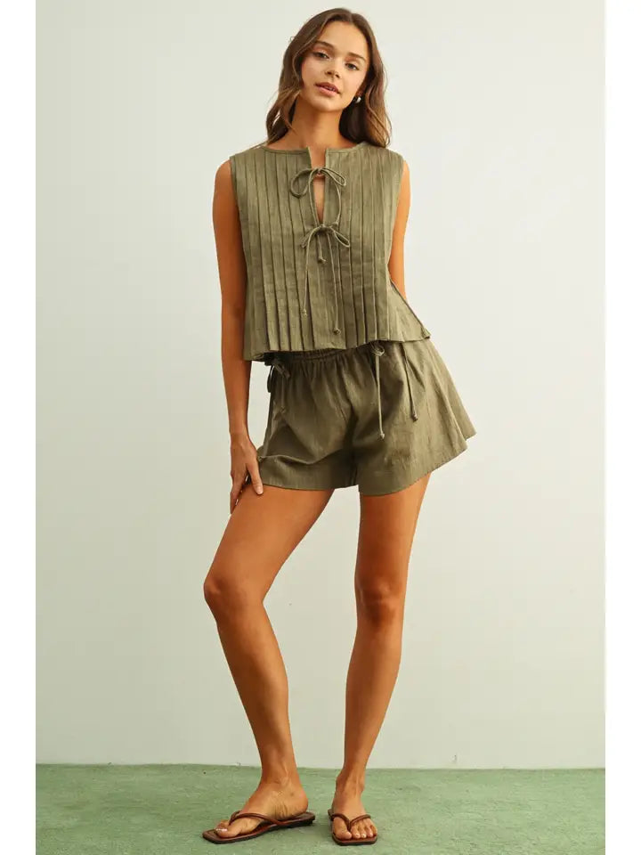 Beckett Linen Pleat Top (olive) - GEORGE-MARY'S