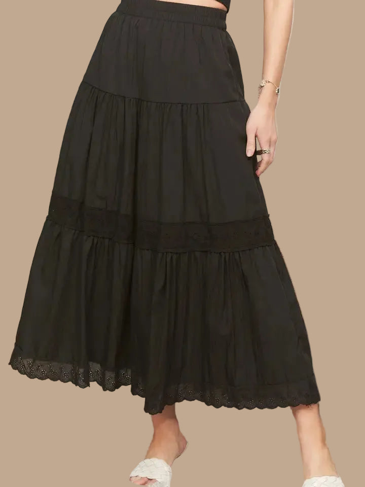 Lorraina Lace Trim Skirt (black)