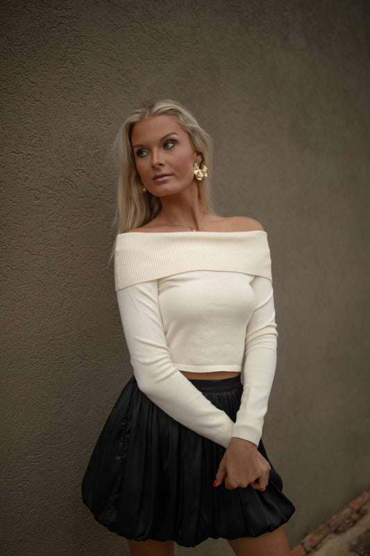 Off Shoulder Sweater (ivory)