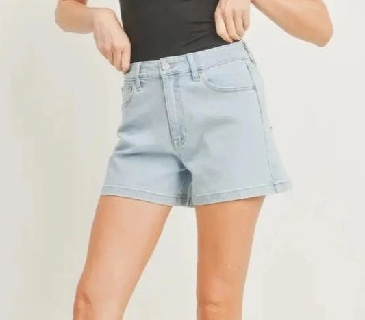Classic Clean Hem Shorts (light)