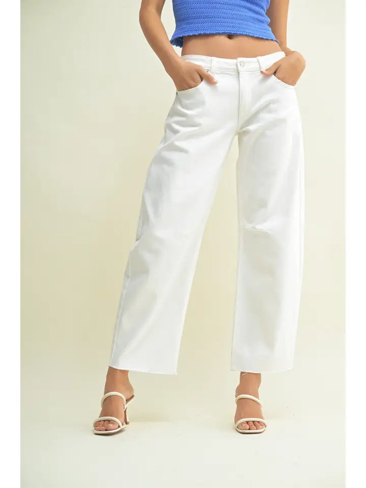 Mid-Rise Barrel Jeans (white)