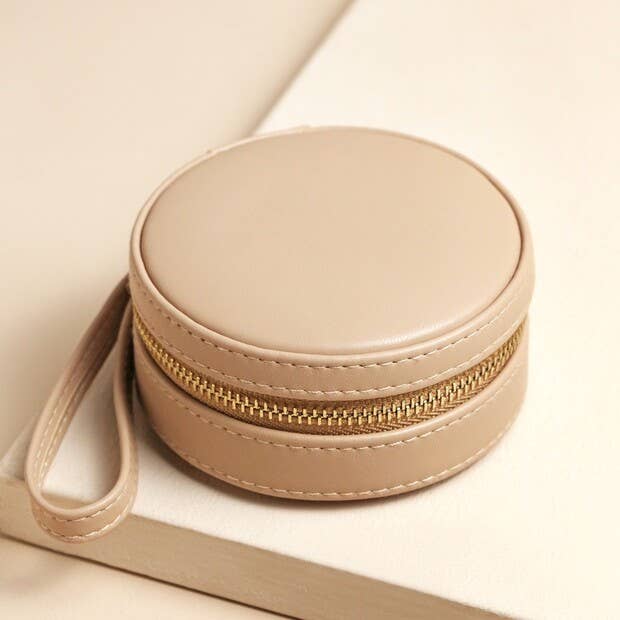 Mini Round Travel Jewellery Case in Mocha