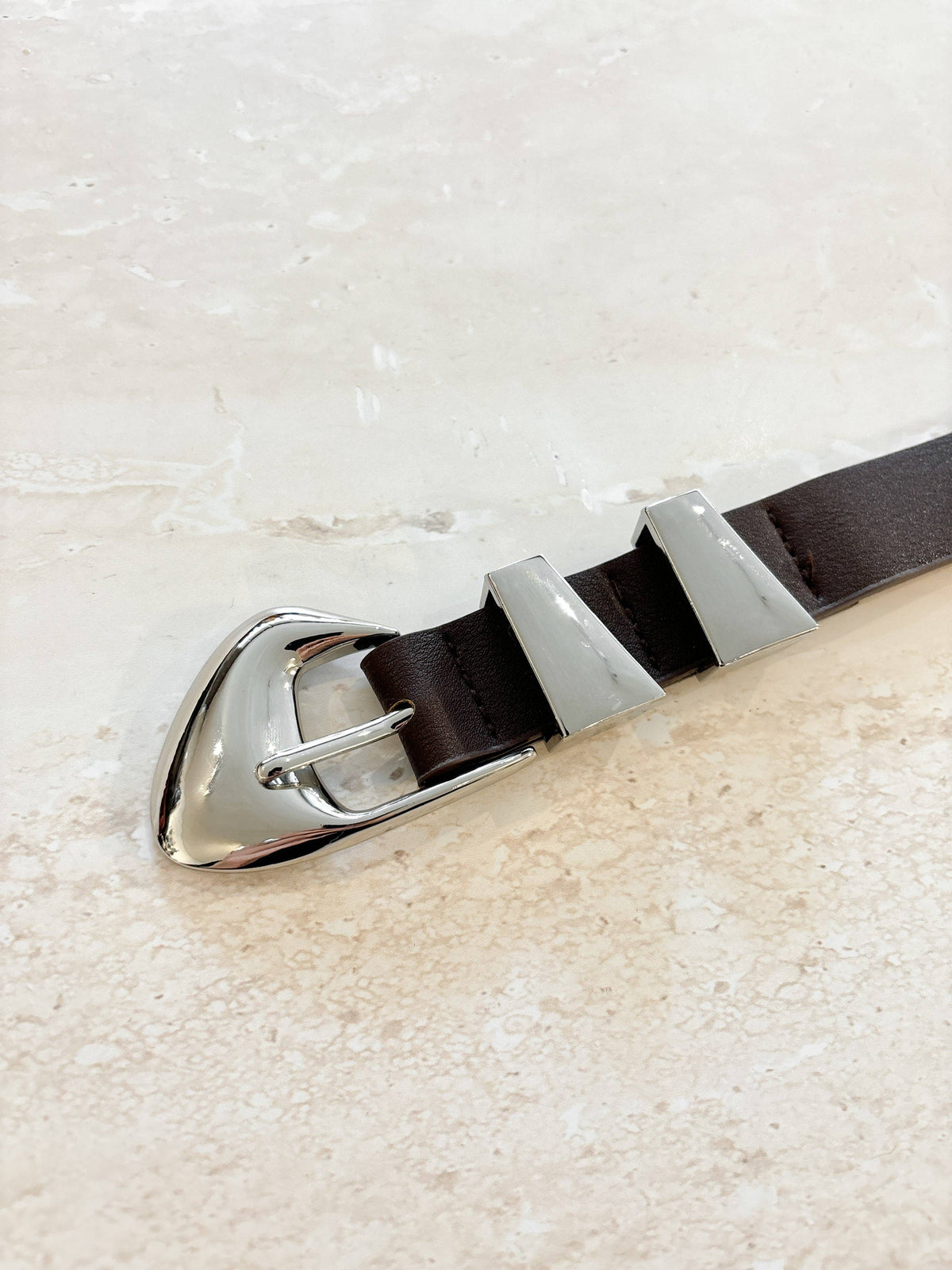 Pebble Dome Buckle Belt in Brown - GEORGE-MARY'S