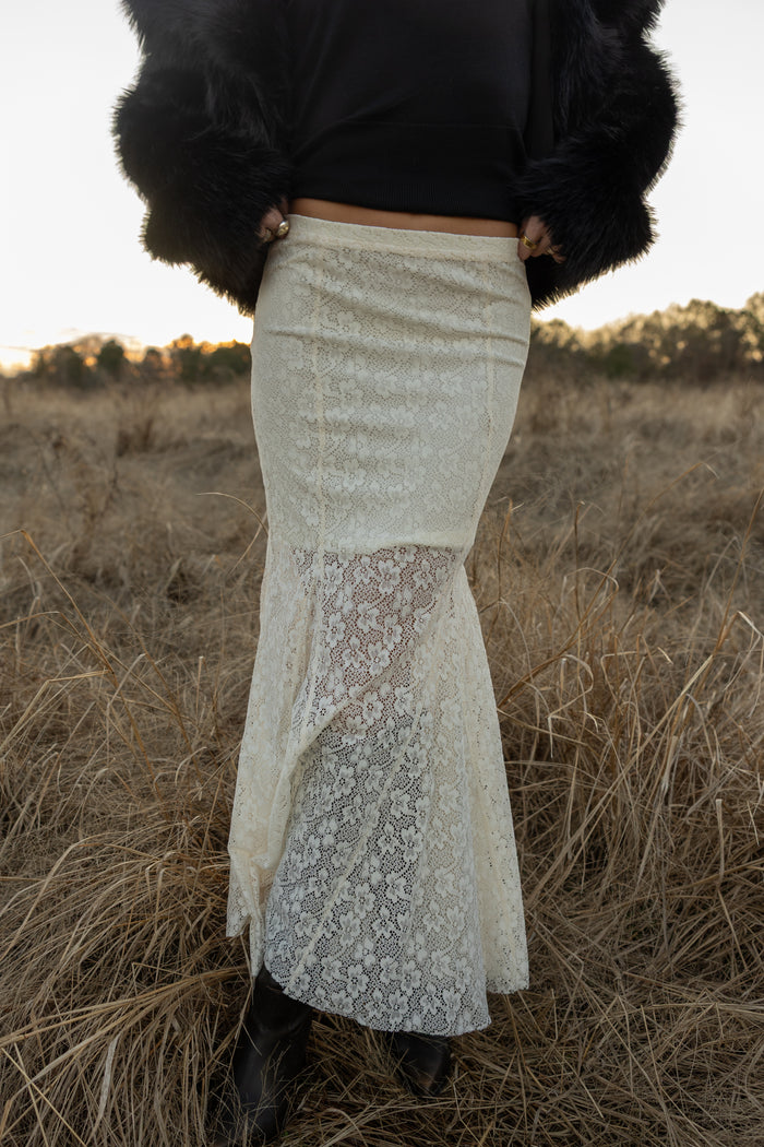 Lace Mermaid Maxi Skirt (cream)