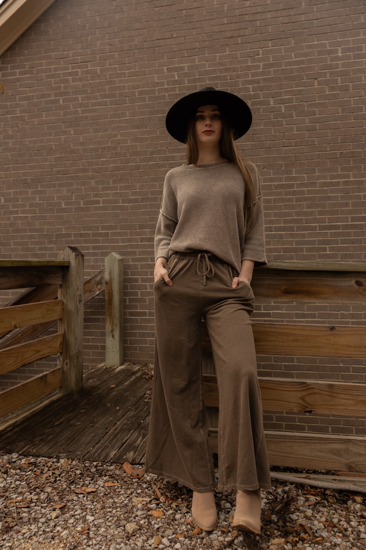 Darcy Wide Leg Joggers (brown)