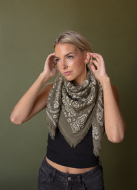 Paisley Scarf (olive)