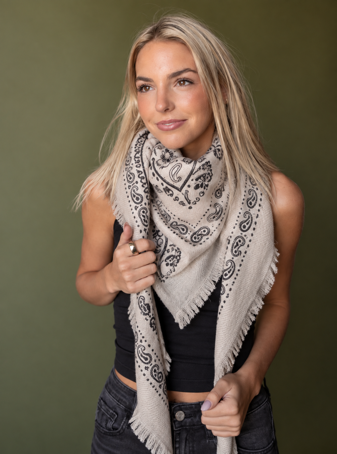 Wool Paisley Scarf (beige/black)