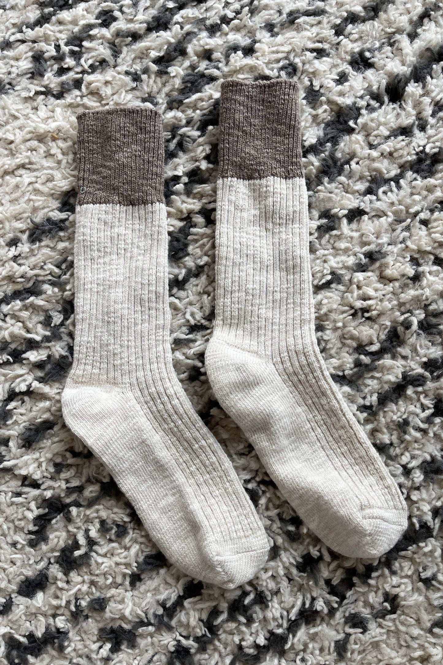 Color Block Cottage Socks (white linen & heather grey)