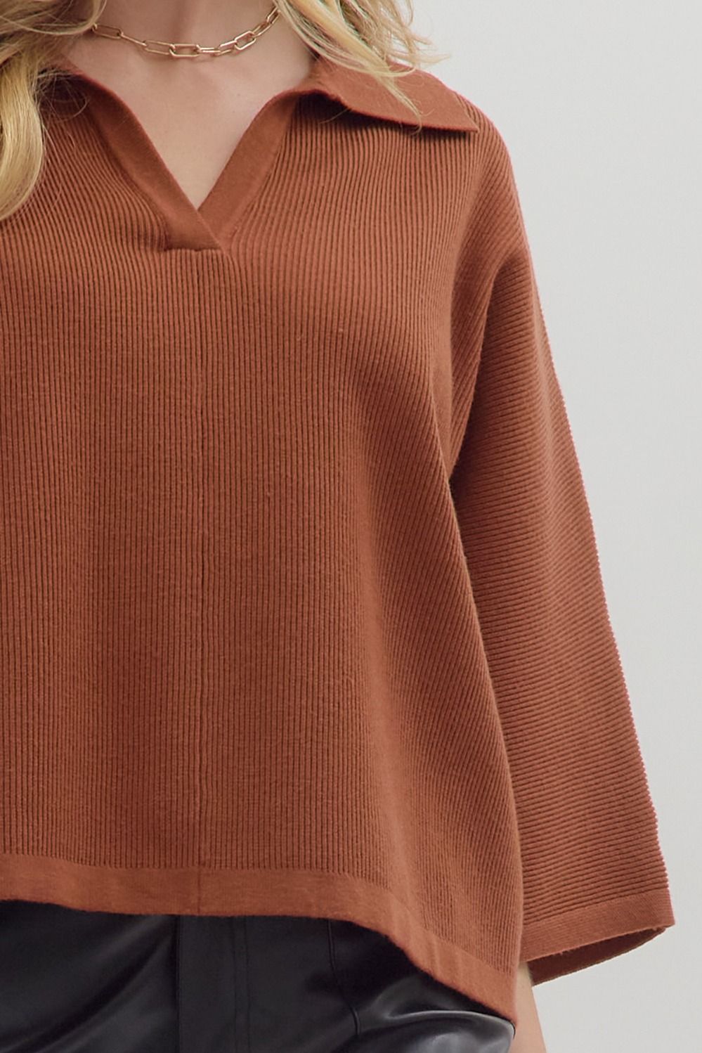 The Townes Collared Top (brown)