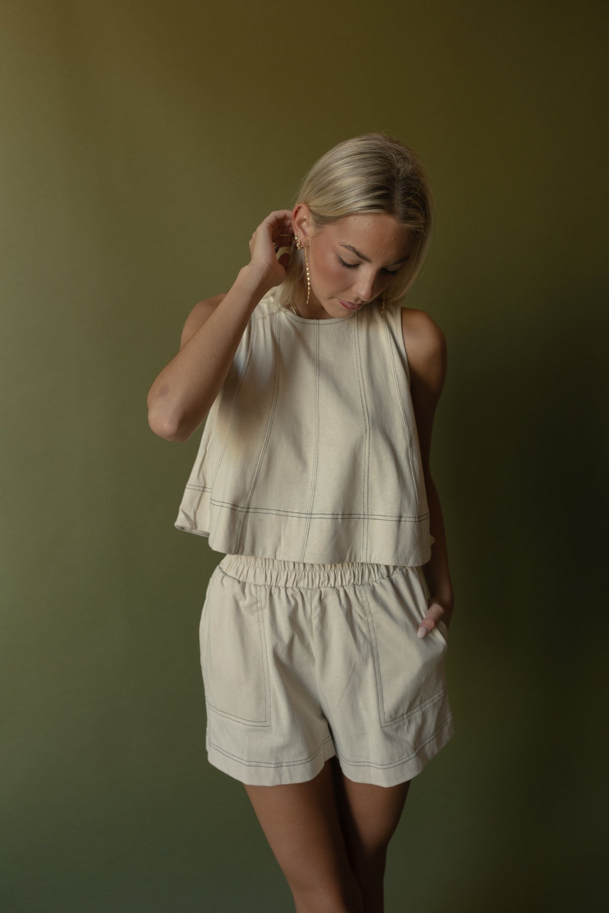 Contrast Stitched Shorts (taupe)