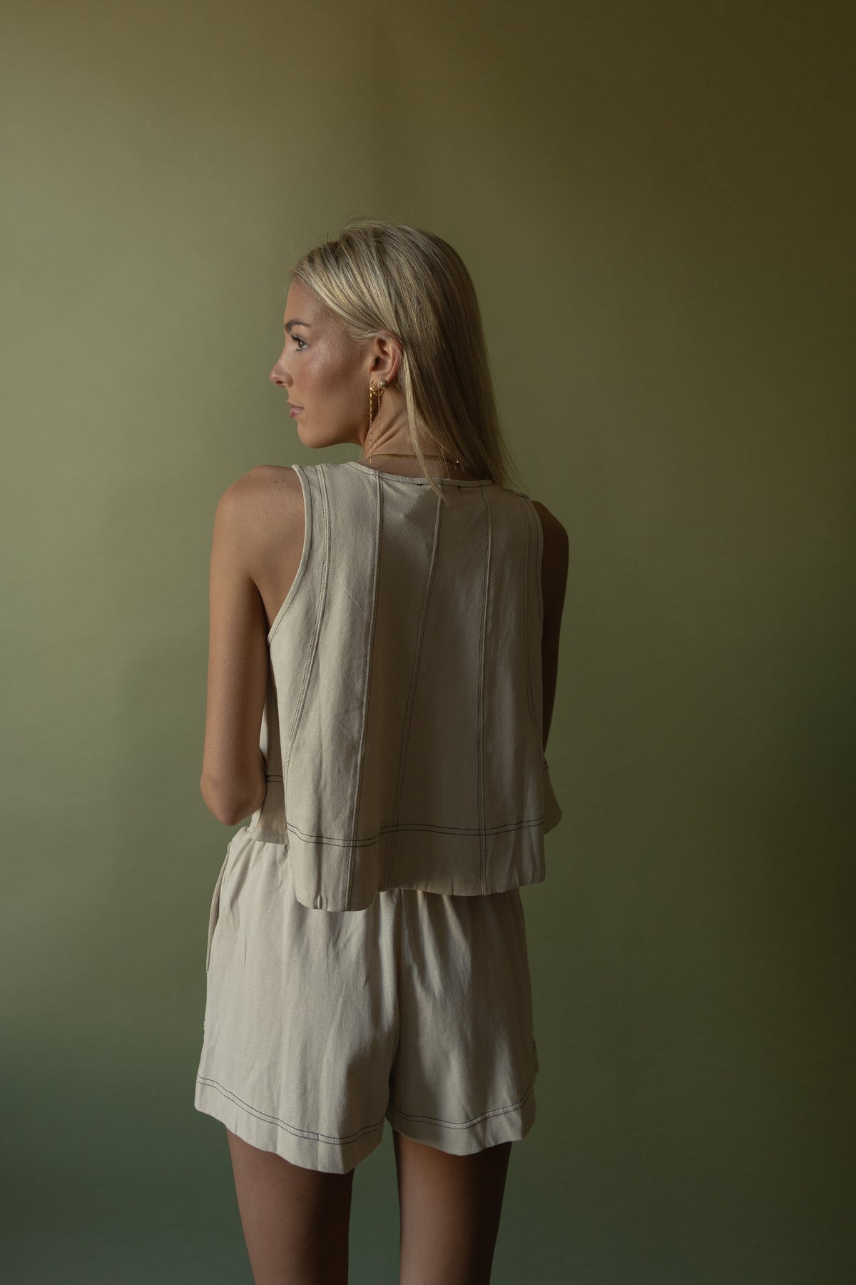 Contrast Stitched Shorts (taupe)