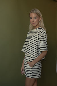 Drew Striped Boxy Top (b/w)
