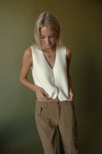 Keyhole Button Vest