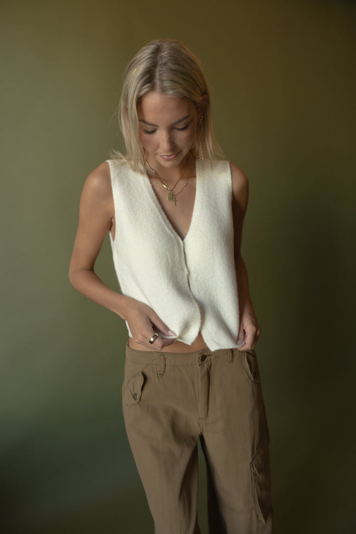 Keyhole Button Vest - GEORGE-MARY'S
