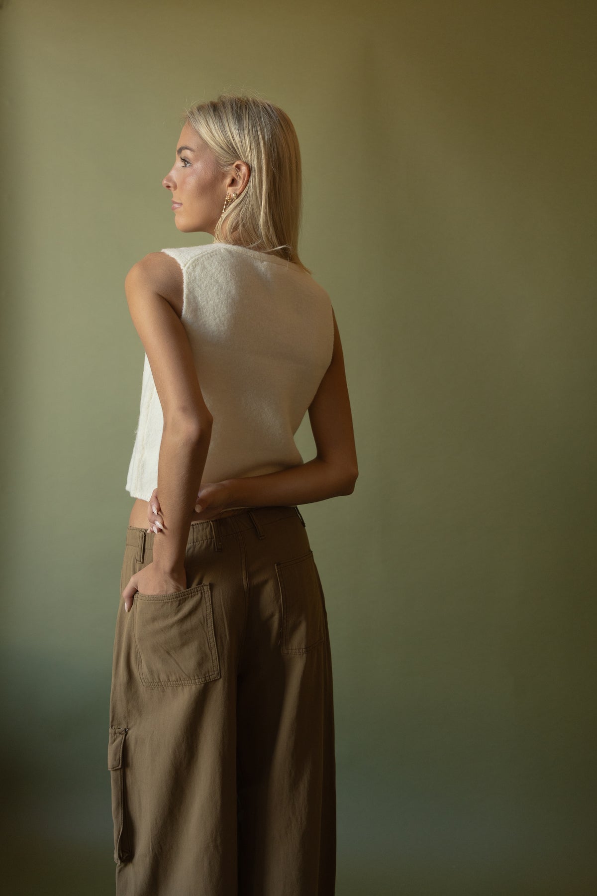 Keyhole Button Vest
